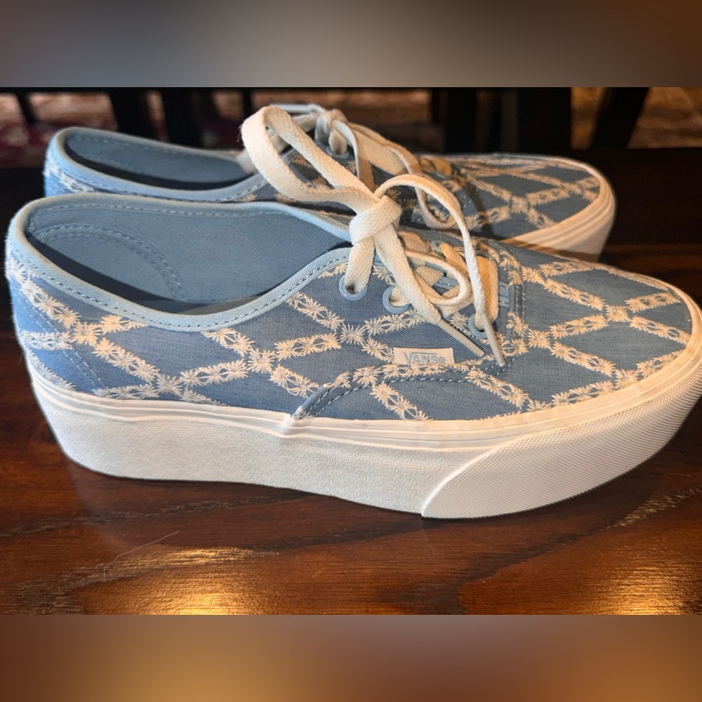 Nwot Vans Authentic Stackform Sneaker - image 3
